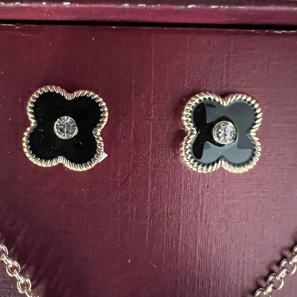 Tahari Gold Tone Black Clover Necklace Stud Earrings Set 18in + Extender New - Picture 4 of 6
